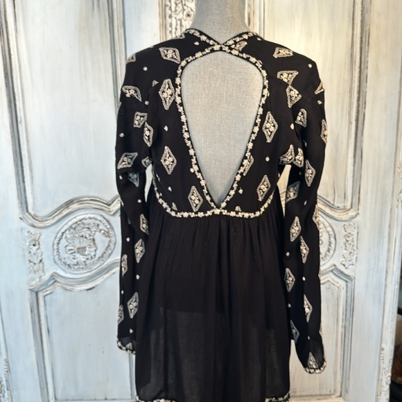 Free People Boho Floral Embroidered Oversized Top Folk Gypsy Gothic Witchy S/XS - Picture 7 of 11